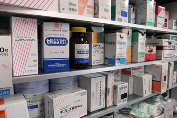 竹水堂薬局 高島店　内観